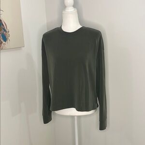 Athleta Green Long Sleeve Crop Top